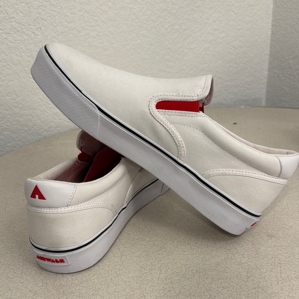 NEW Airwalk Shoes Slip-On Sneakers Ride-J Men’s Size 12 Skater White Shoes